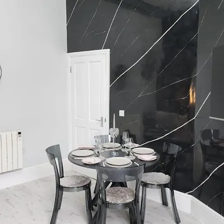 Courtyard Holiday Apartments Belper Exterior photo