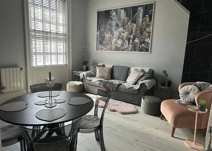 Courtyard Holiday Apartments